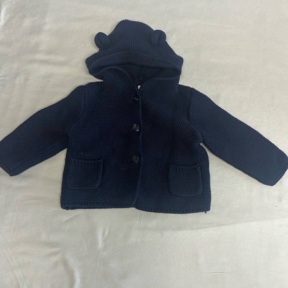 GAP - LIKE NEW Brannan baby bear knit hooded button cardigan sweater. - Picture 1 of 4